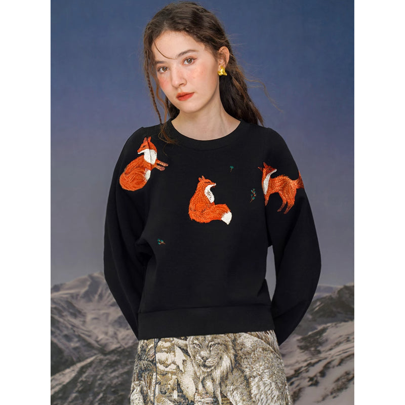 赤狐と松の梢の刺繍ニットセーター