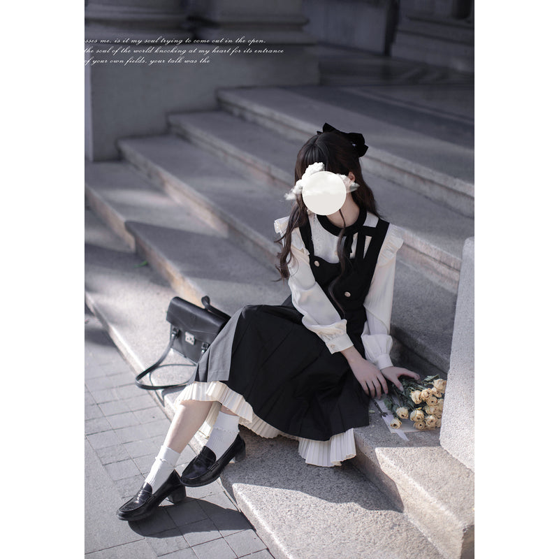 漆黒の文学少女ジャンパースカートとフリルブラウス