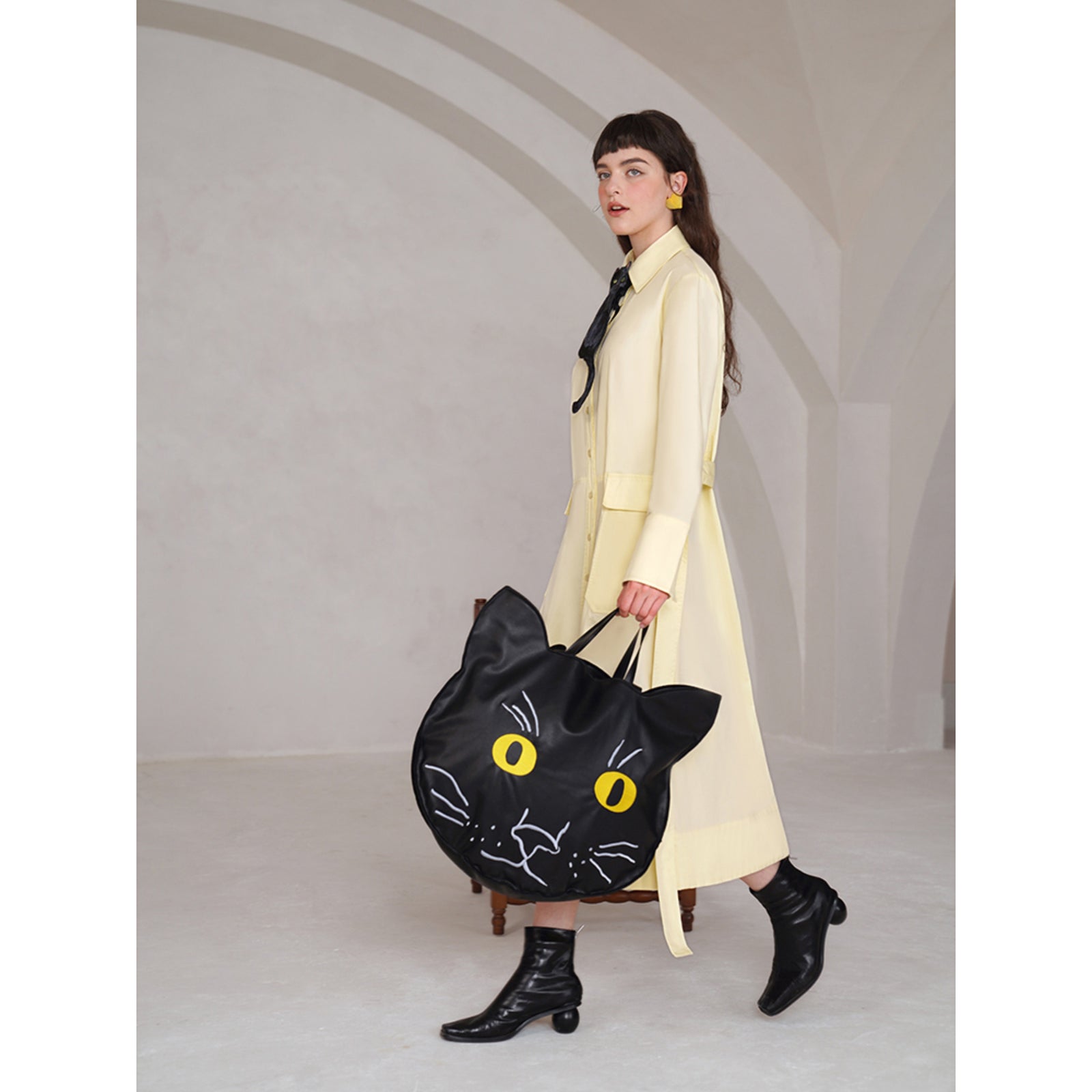 黒猫の刺繍ネクタイ – ManusMachina