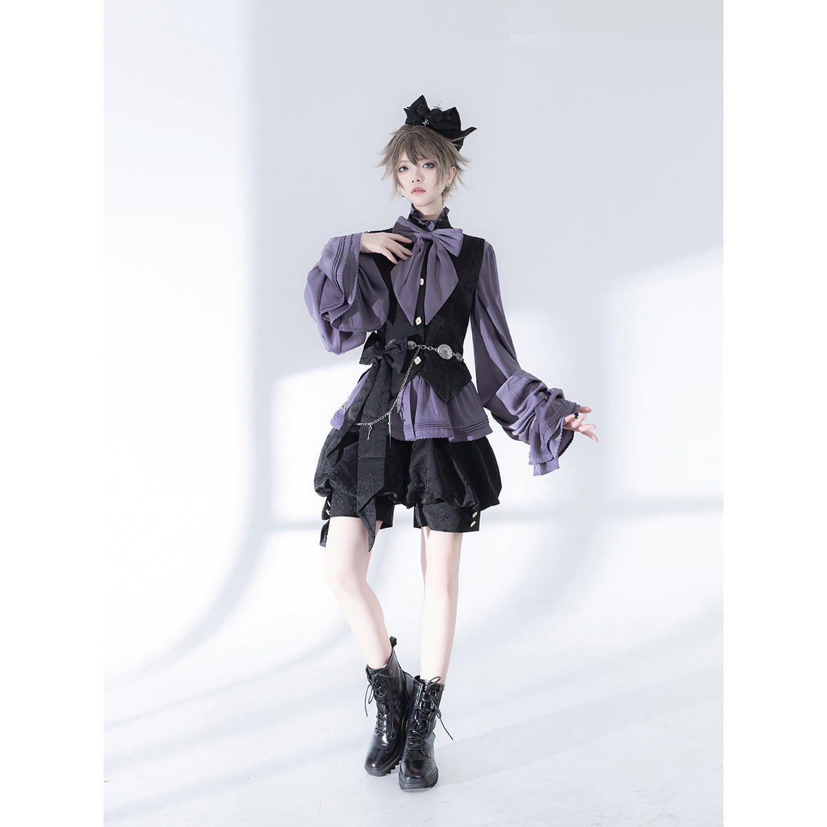 h.NAOTO HONEY 黒×紫　リボンタイ付き　ブラウス 黒紫の貴公子のハイネックリボンブラウスとベストとハーフパンツ