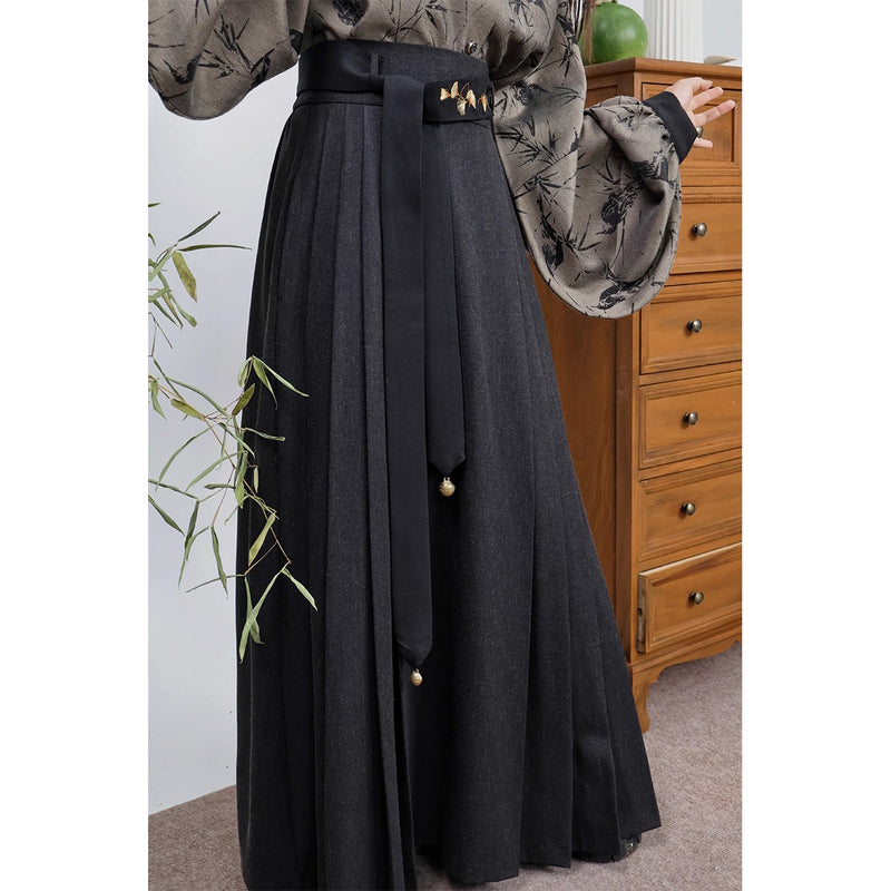 宮廷令嬢の刺繍プリーツスカート