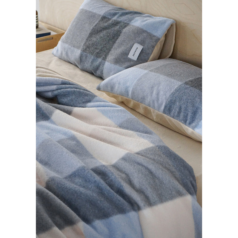 Scandinavian Check Pattern Bed Cover Set