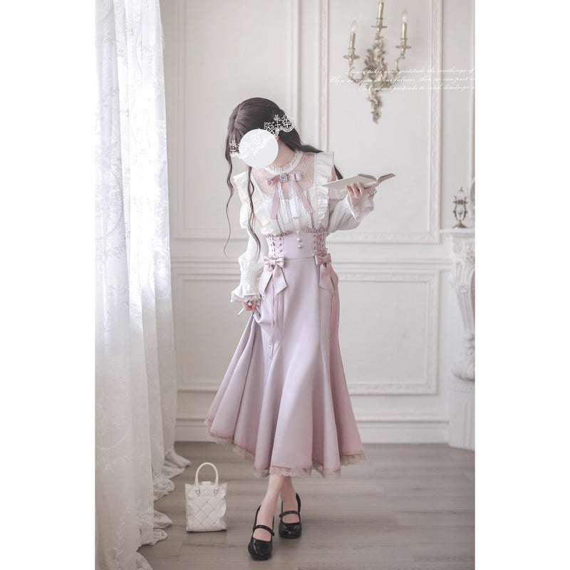 桜色の令嬢のフリルトップスとコルセットスカート