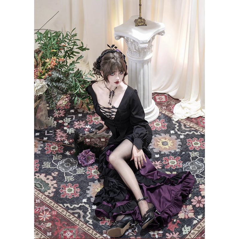 暗黒のお嬢様のレースアップトップス
