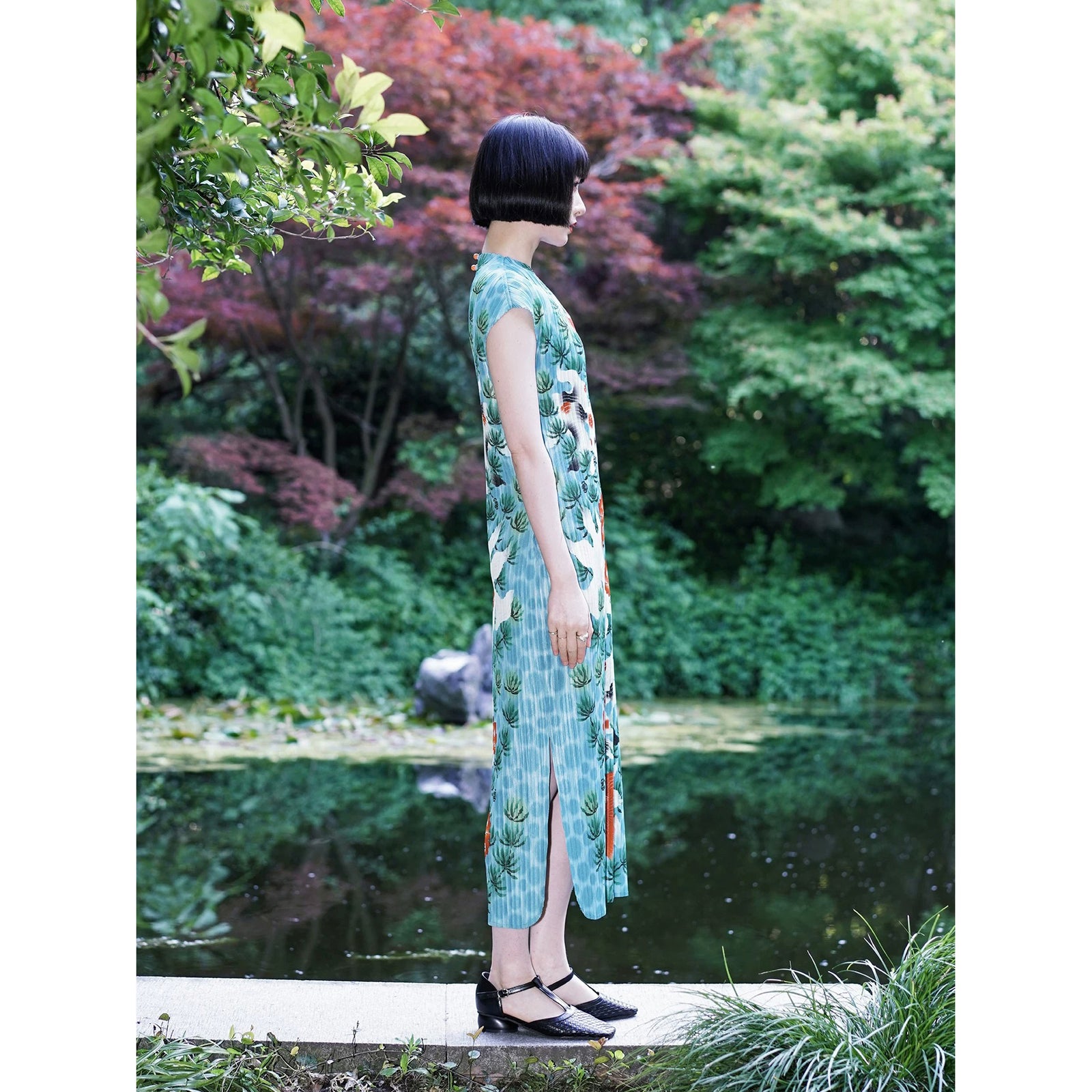 金魚椿と水草のハイネックワンピース - Green – ManusMachina