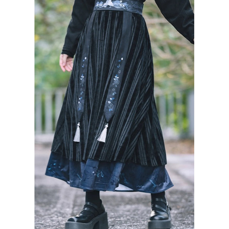 椿の花と鶯の挿絵ベルトスカート