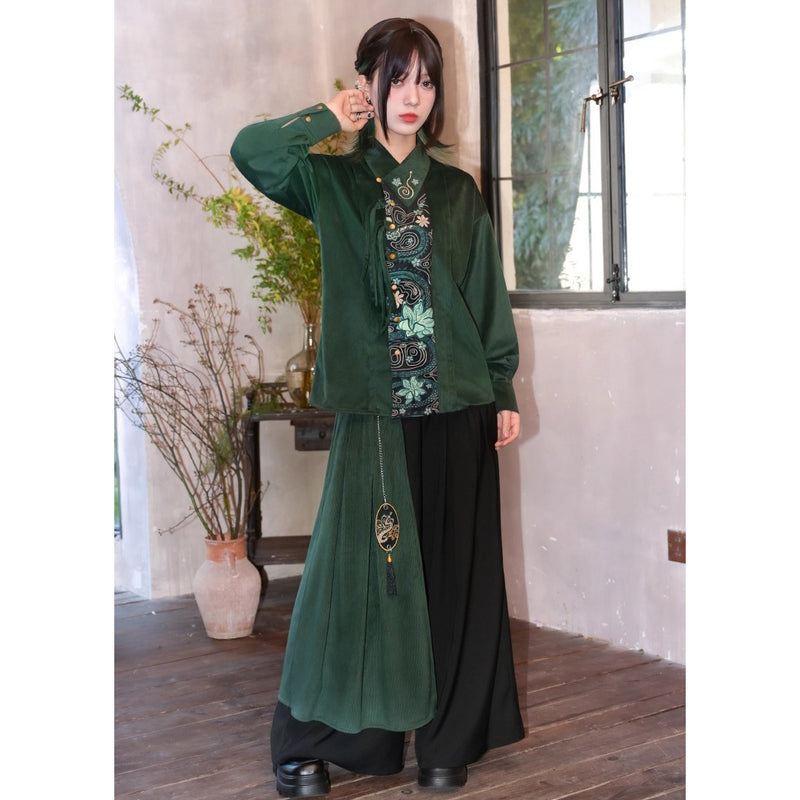 蛇と花模様の刺繍ブラウス