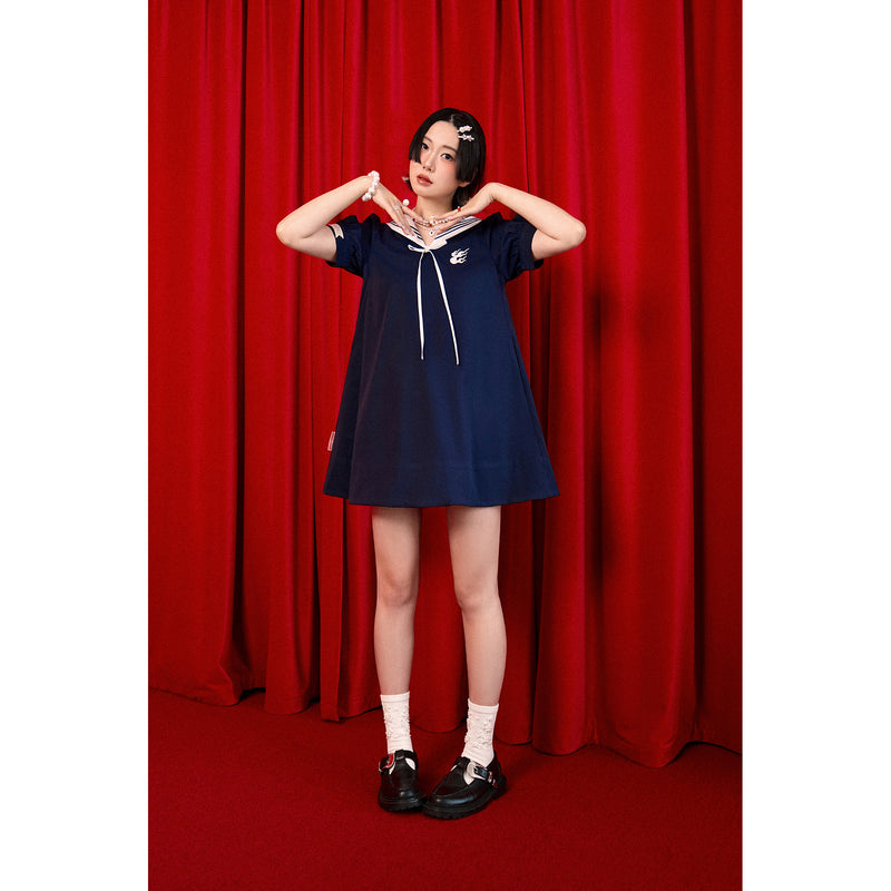白蛇と菊花の刺繍セーラーワンピース - Dark Navy