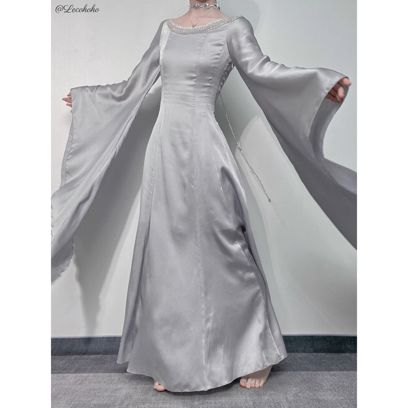 紺青の王妃の刺繍エレガントワンピース[2026年1月上旬-2月上旬発送予定]