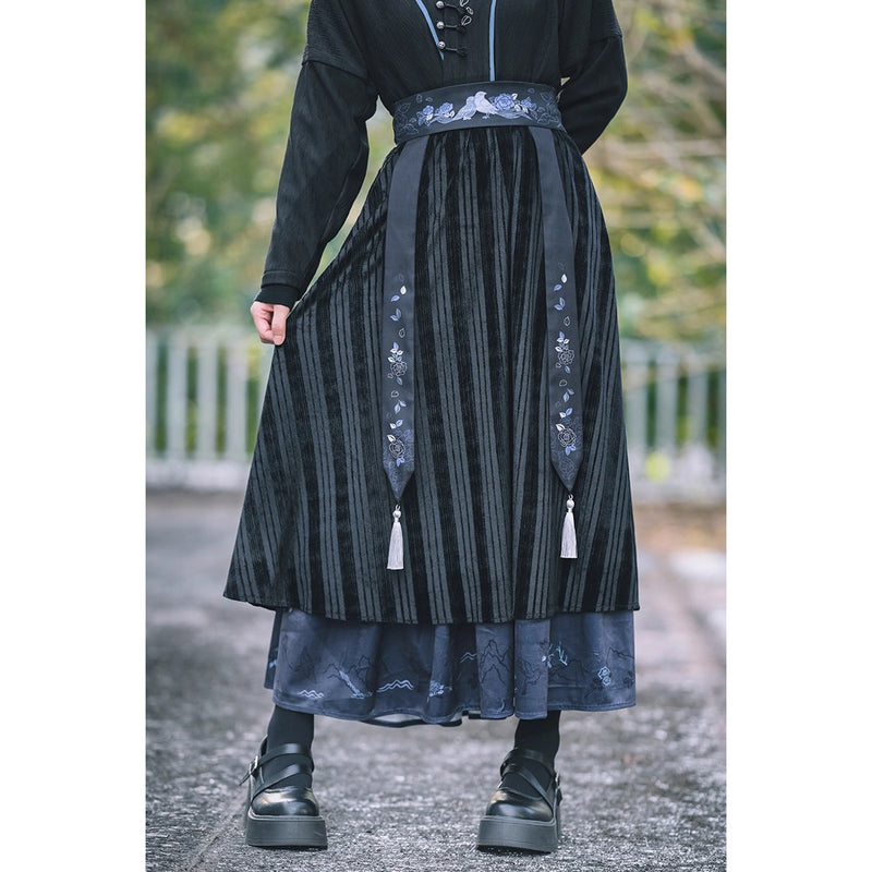 椿の花と鶯の挿絵ベルトスカート