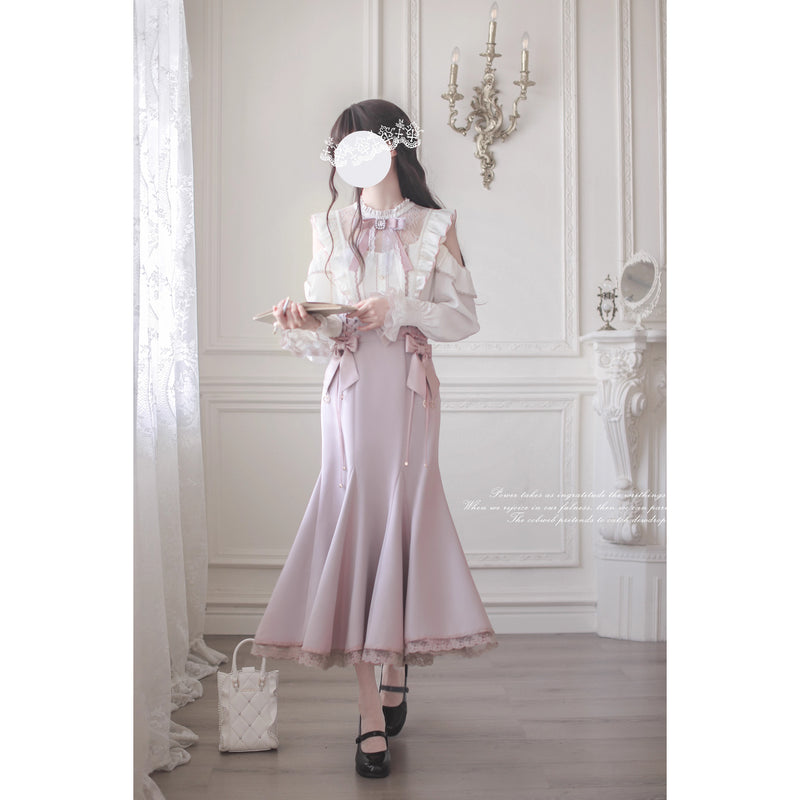 桜色の令嬢のフリルトップスとコルセットスカート