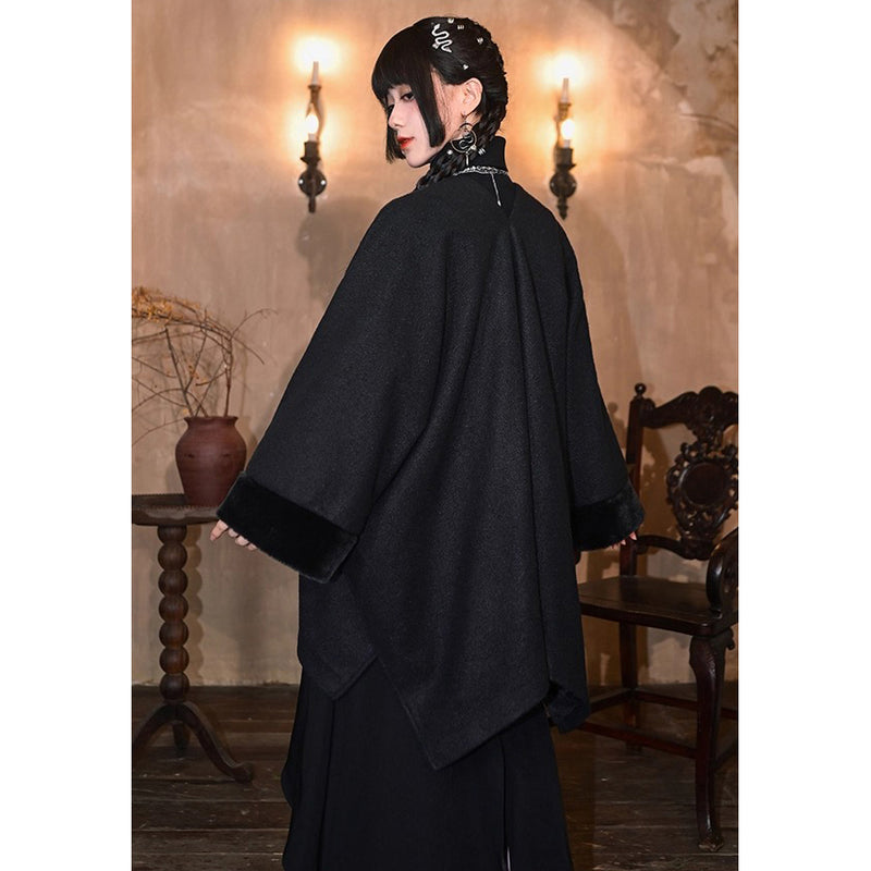 漆黒の令嬢のチャイナウールケープコート