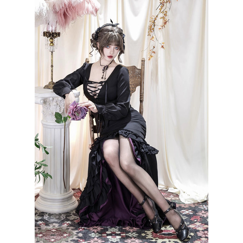 暗黒のお嬢様のレースアップトップス