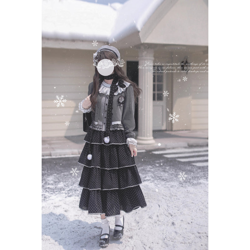 霧色のお嬢様トップスとティアードスカートとカーディガン