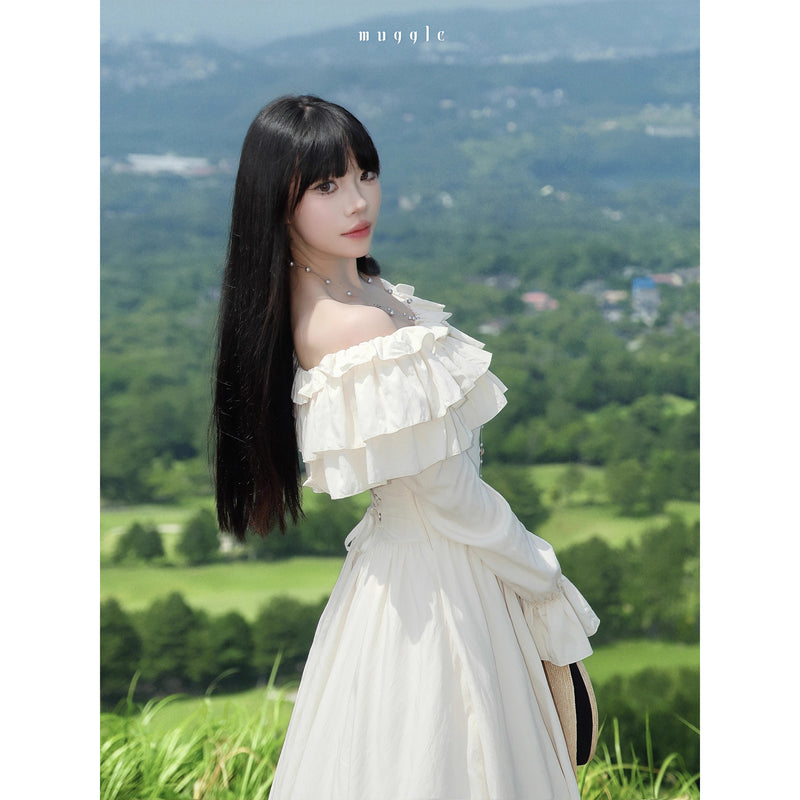 月明かりのお嬢様のオフショルフリルワンピース