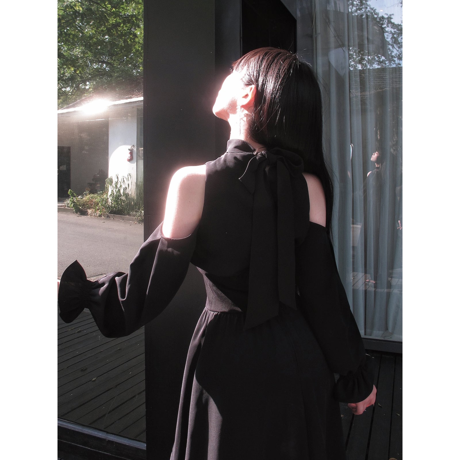 黒のお嬢様のオープンショルダーワンピース – ManusMachina