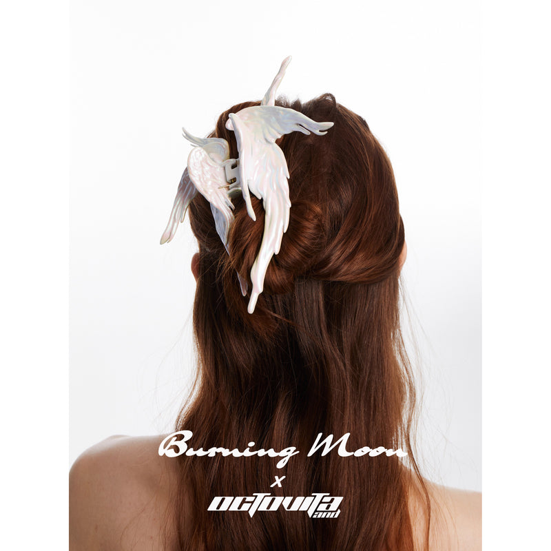 天使の翼のヘアクリップ