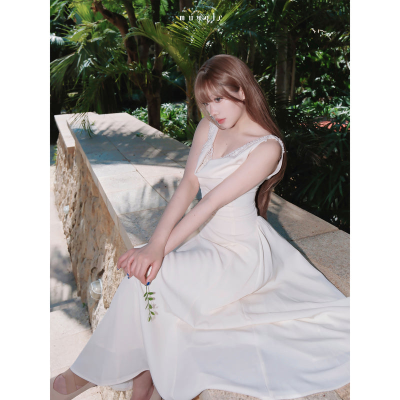 月明かりのお嬢様のワンピース