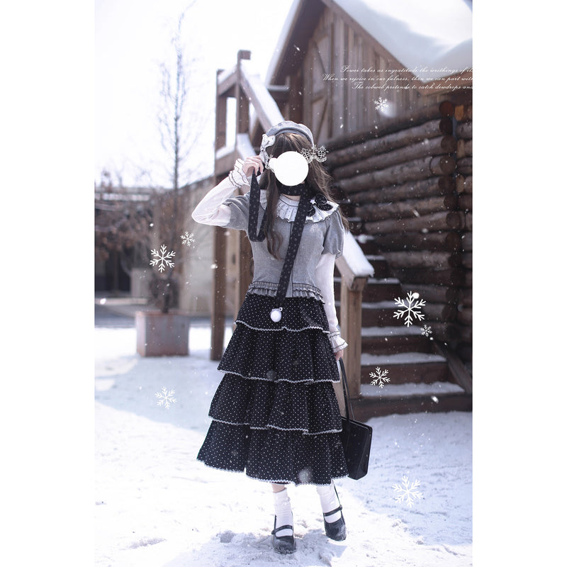 霧色のお嬢様トップスとティアードスカートとカーディガン