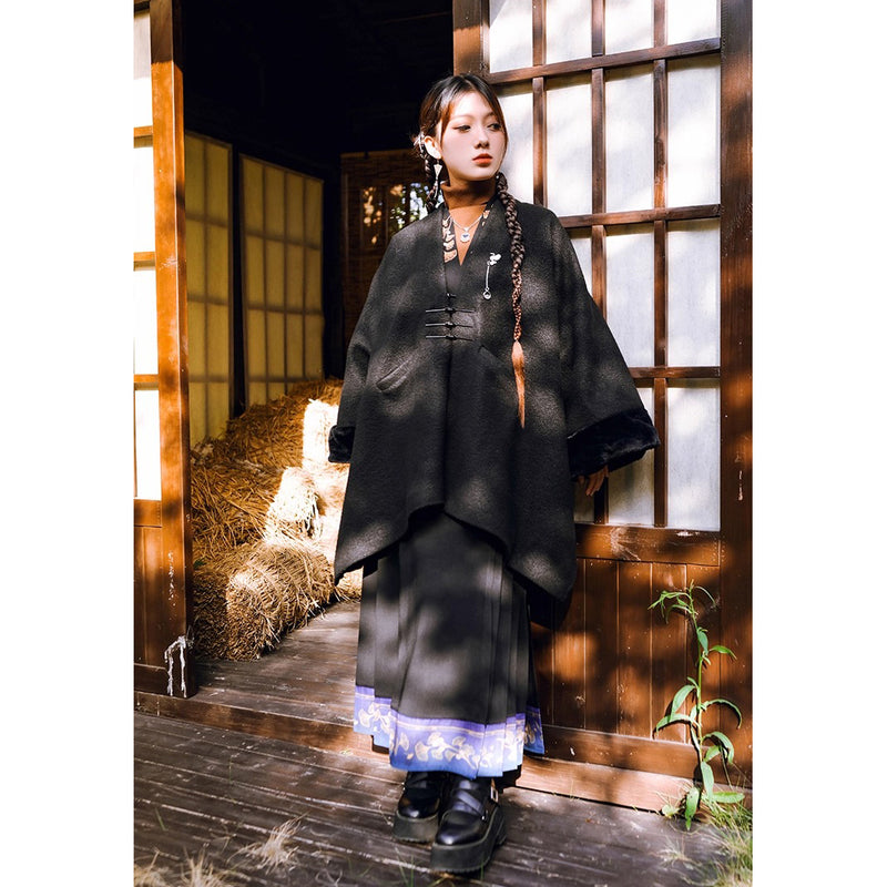 漆黒の令嬢のチャイナウールケープコート