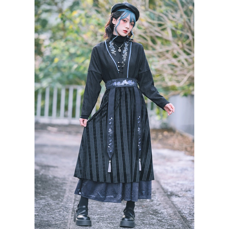 椿の花の刺繍チャイナブラウス