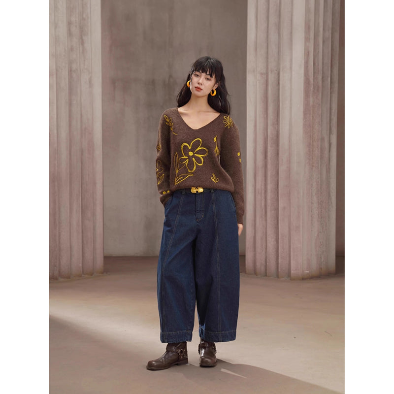 紺藍色のクロップドワイドデニムパンツ