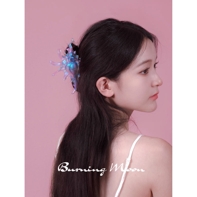 貝殻のヘアクリップ