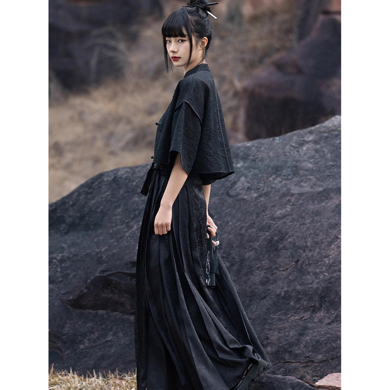 漆黒令嬢の刺繍チャイナトップス