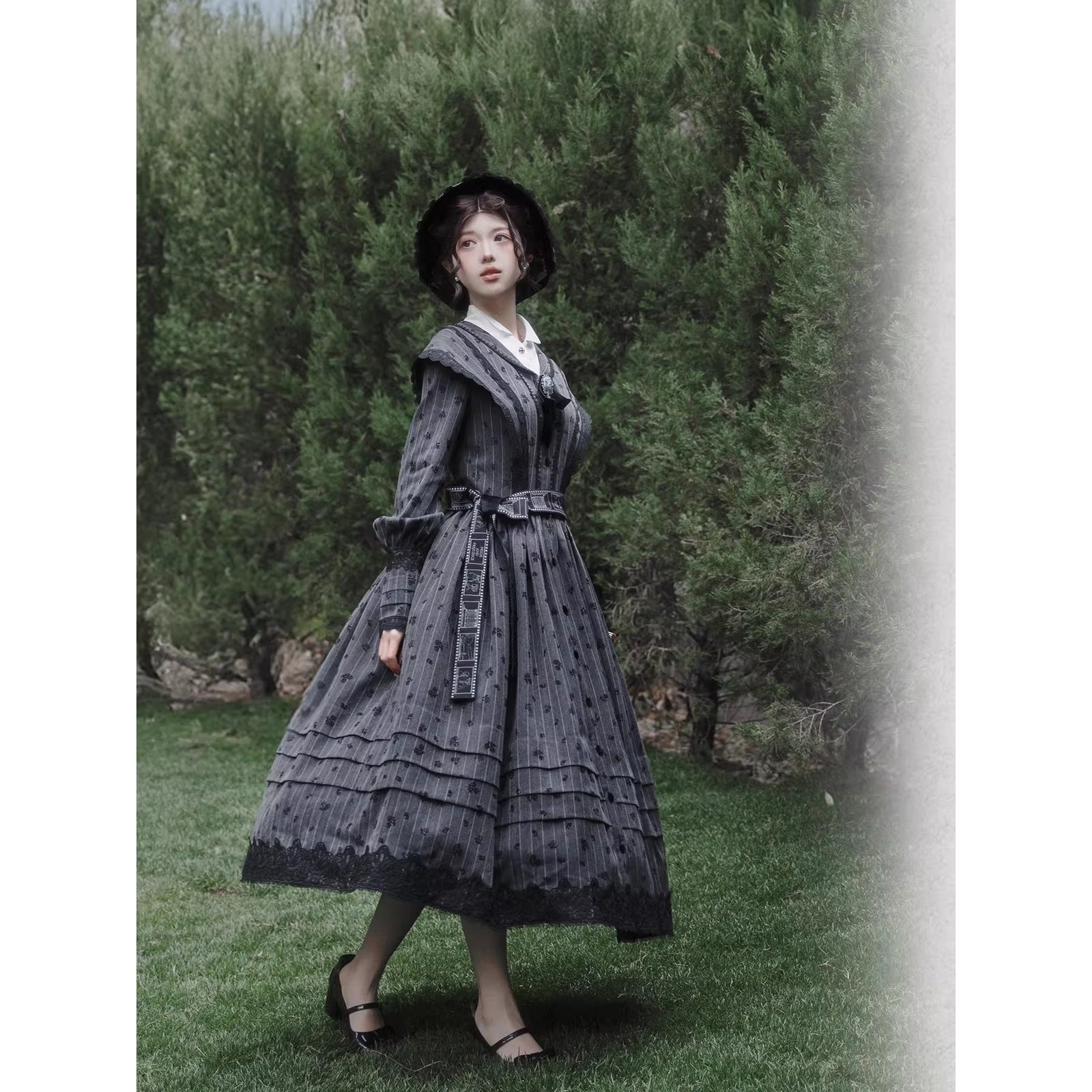 公爵婦人のヴィクトリアンワンピース - Flocked Jacquard Stripes[2026