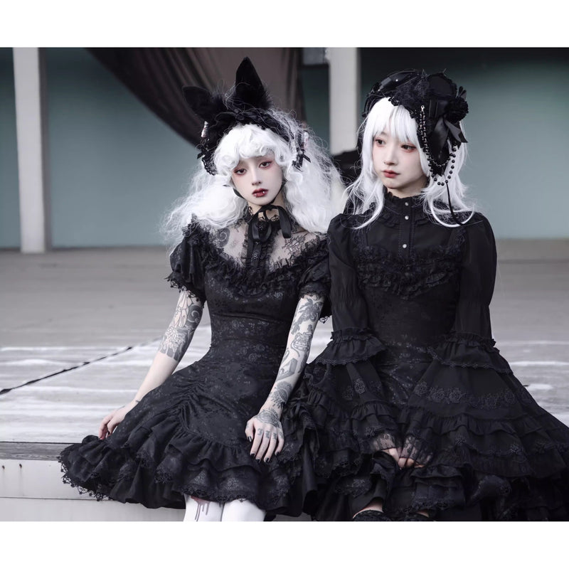 漆黒の薔薇の刺繍ワンピースとジャンパースカート[2025年12月中旬-2026年1月中旬発送予定]