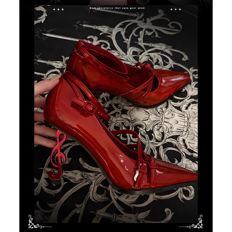 ト音記号のポインテッドトゥヒールパンプス - Red[2025年9月上旬-9月下旬発送予定]