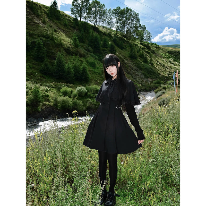 黒のお嬢様のケーププリーツワンピース