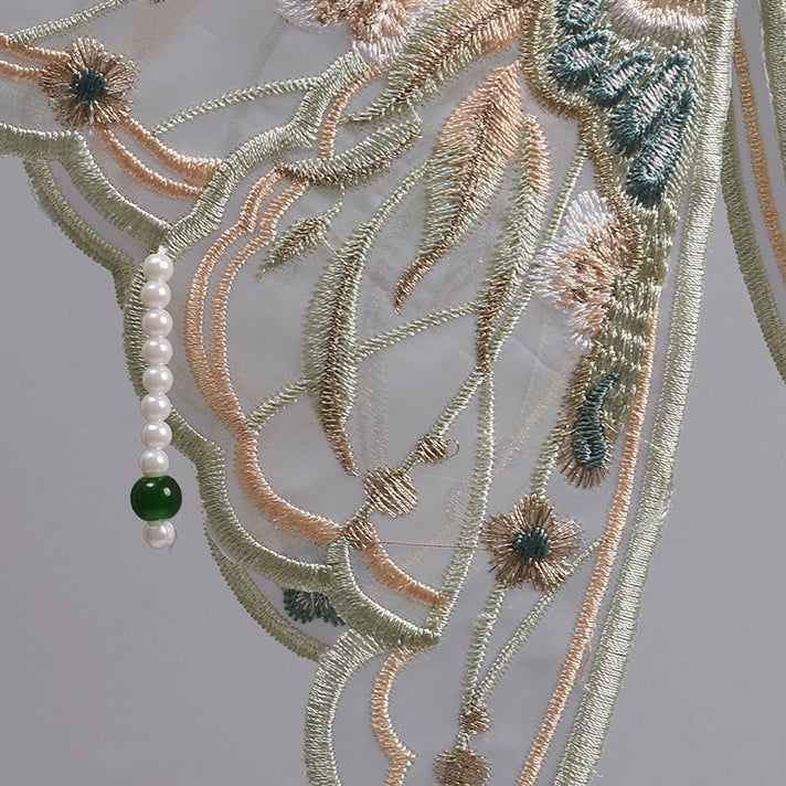 深緑の蝶の刺繍付け襟