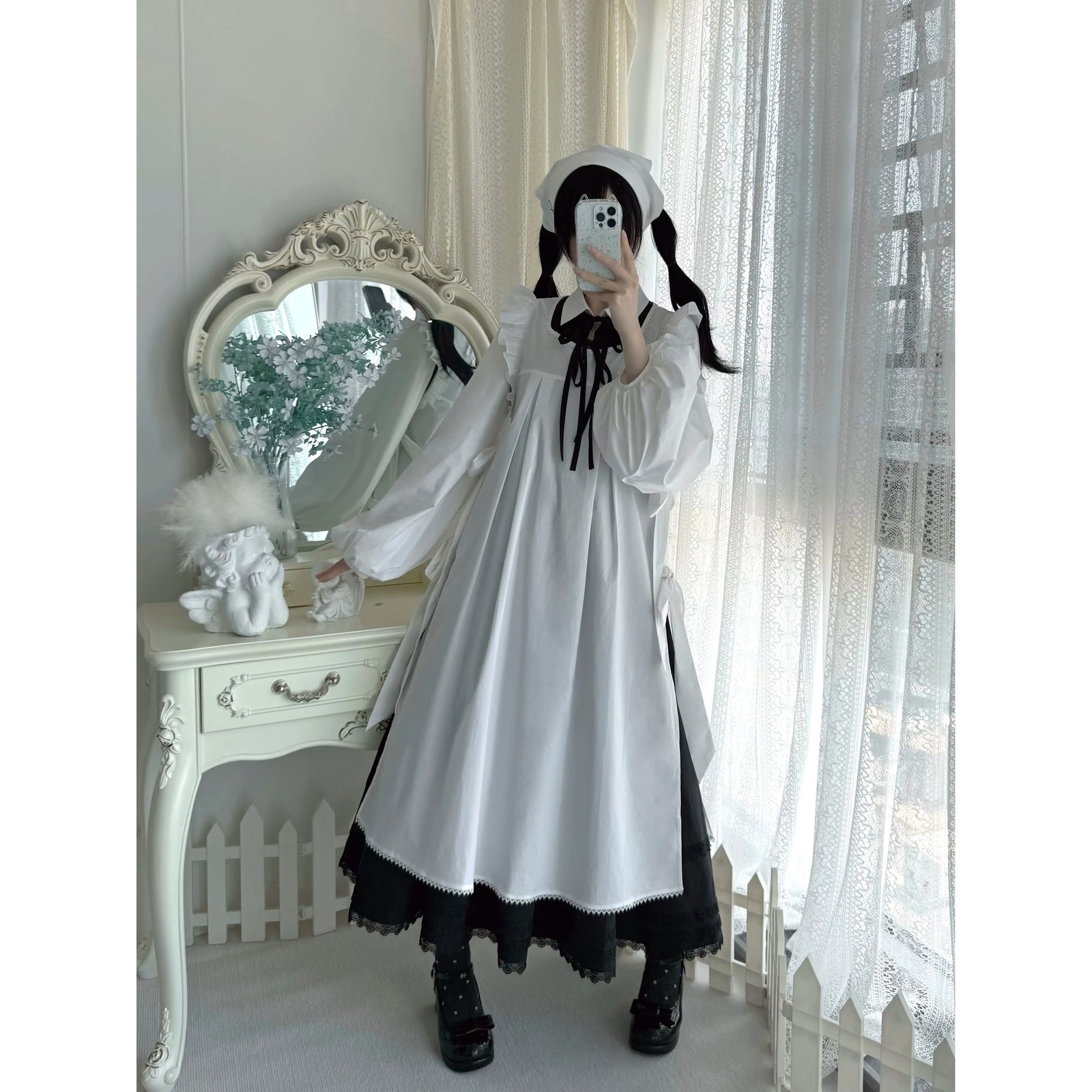 修道院のお嬢様ワンピースとオーバーエプロン - Black × White[2026年8