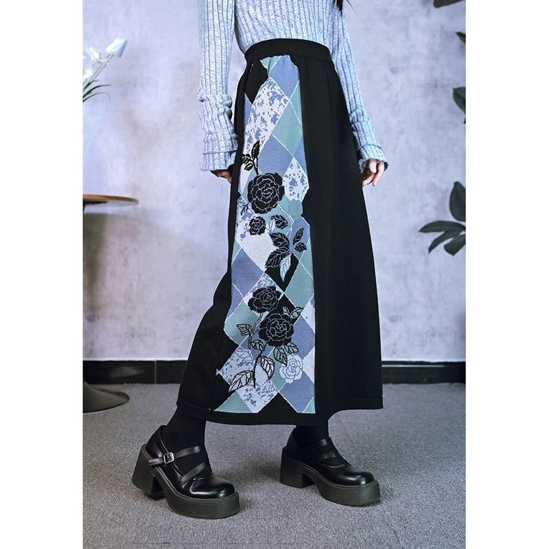 椿の花と鶯の挿絵カーディガンとニットスカート