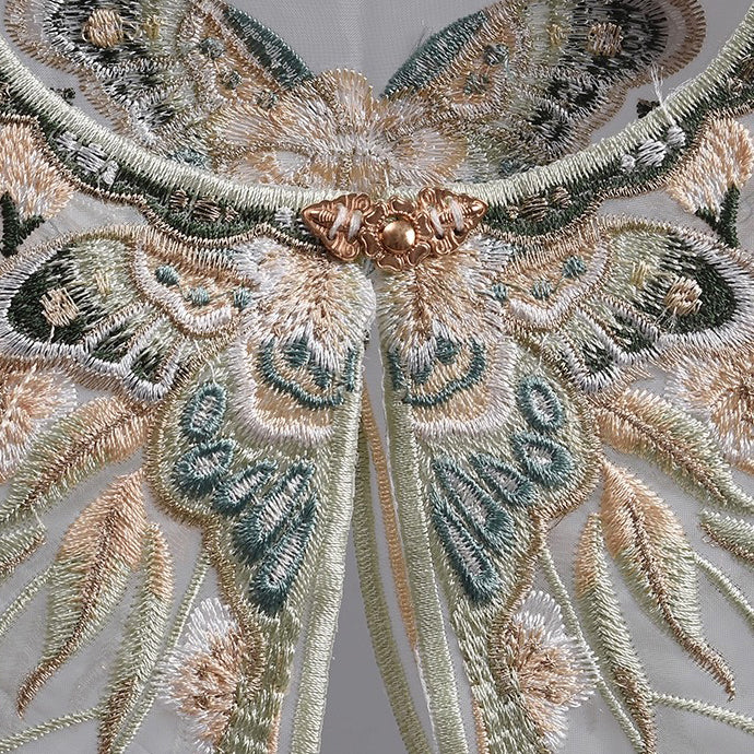 深緑の蝶の刺繍付け襟