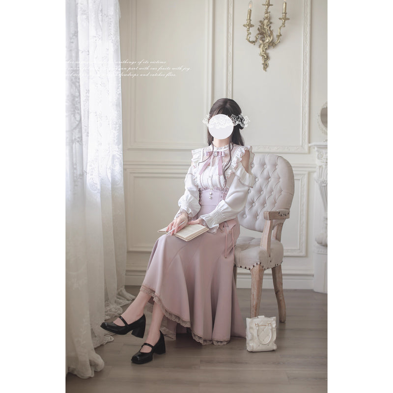 桜色の令嬢のフリルトップスとコルセットスカート