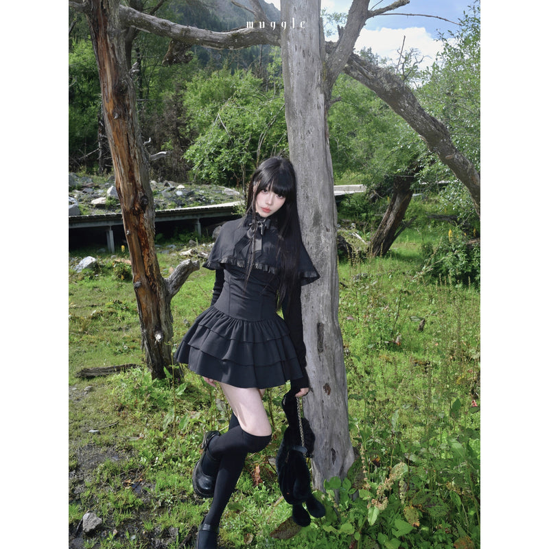 黒のお嬢様のケープフリルワンピース