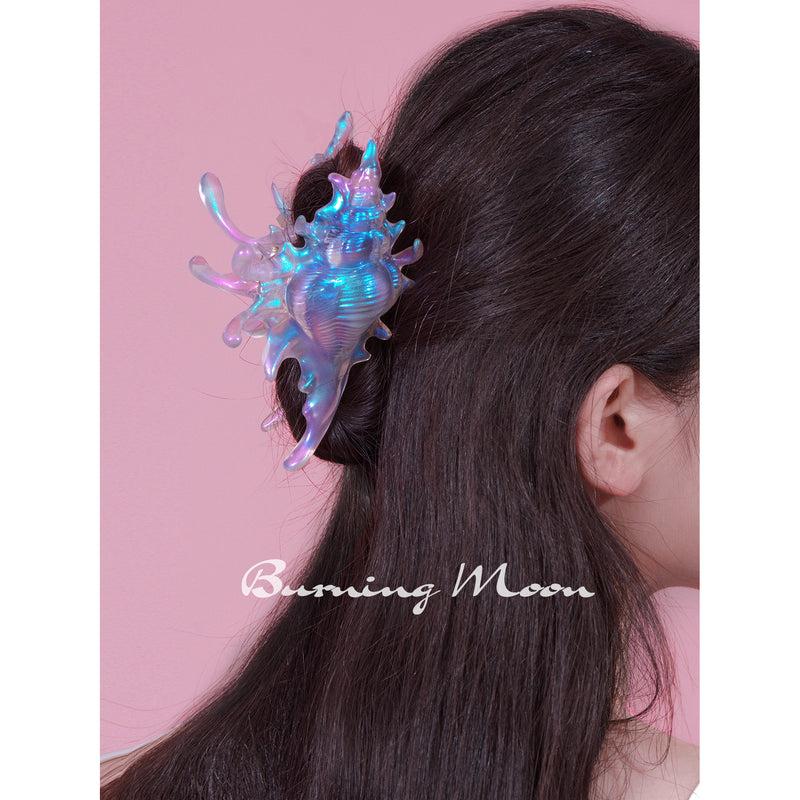 貝殻のヘアクリップ