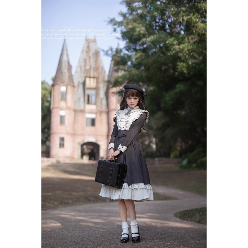 公爵令嬢のクラシカルワンピースとケープ