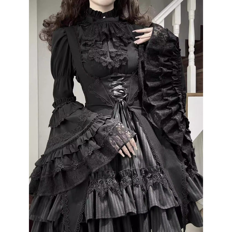 黒薔薇の刺繍ゴシックブラウス[2025年12月中旬-2026年1月中旬発送予定]