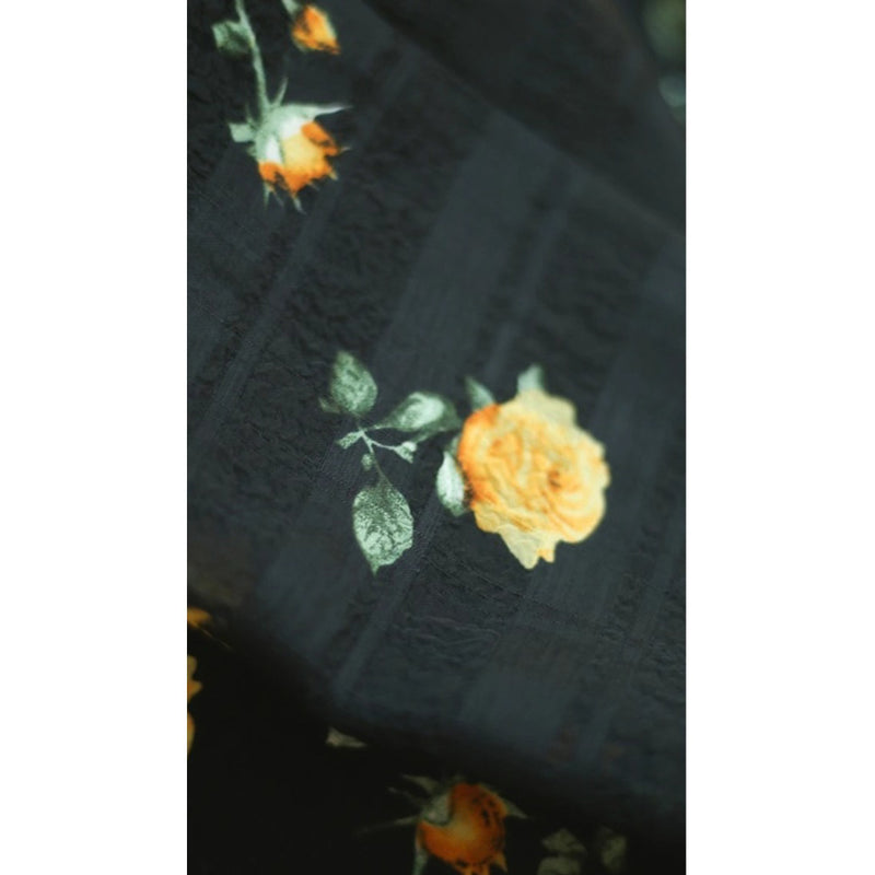 闇夜の黄薔薇のフレンチワンピース