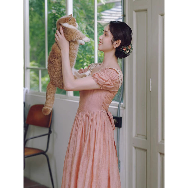 鴇色の王妃のレトロワンピース