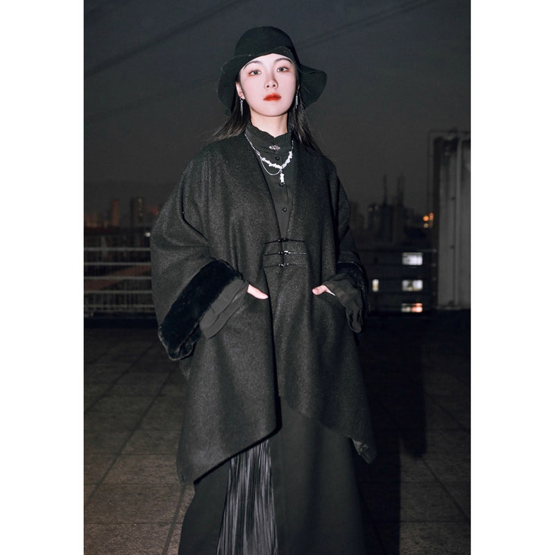 漆黒の令嬢のチャイナウールケープコート