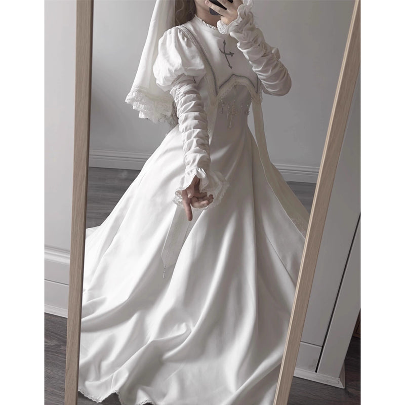 月夜の修道女の刺繍ワンピース - White（シャーリングスリーブ）[2025年12月上旬-2026年1月上旬発送予定]