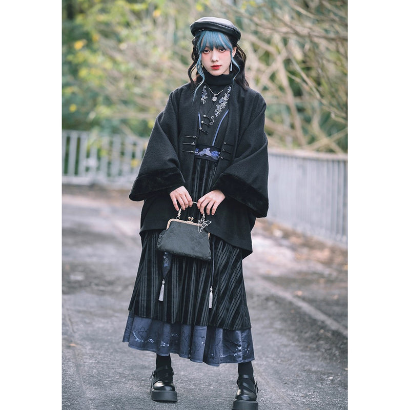 漆黒の令嬢のチャイナウールケープコート