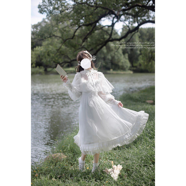 純白のお嬢様のチュールケープワンピース