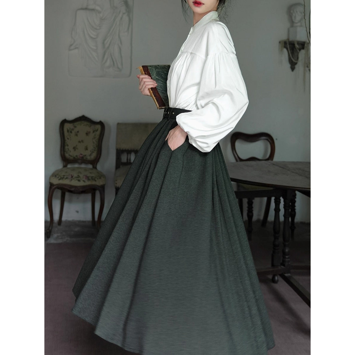 Miss Egg – 2Page – ManusMachina