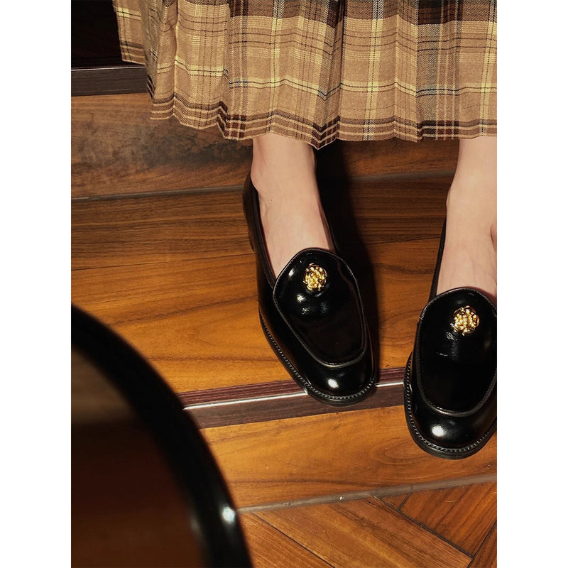 Camellia Leather Loafer Shoes - Black