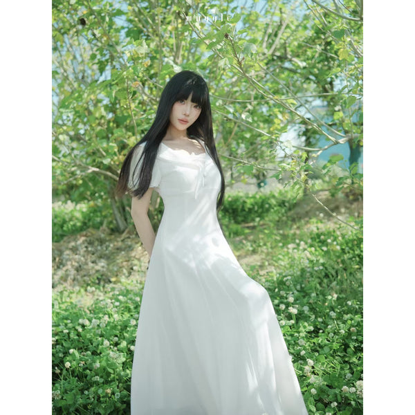 清純なお嬢様のセーラーワンピース